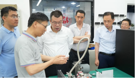安益譜質(zhì)譜儀-上?？茖W(xué)院率科學(xué)儀器團(tuán)隊(duì)赴蘇州安益譜調(diào)研考察(圖3)